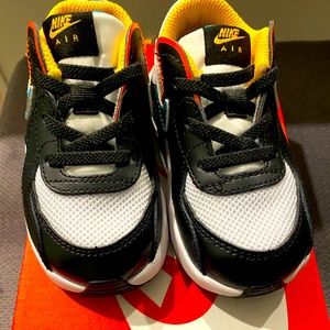 Toddler Nike Air Max (size 7c）